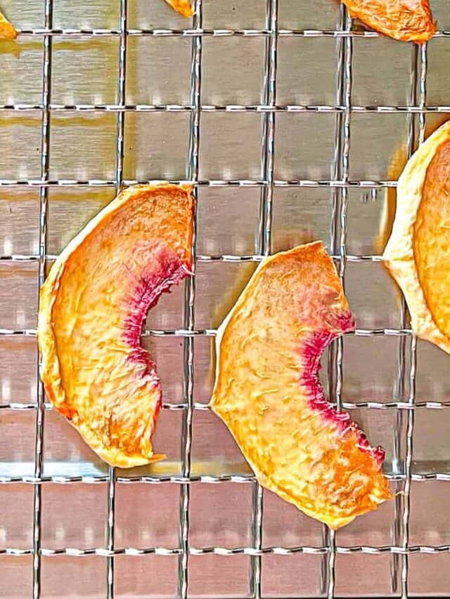 How to Dry Peaches in a Dehydrator