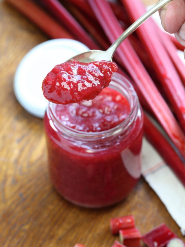 Vibrant Delight: Fresh Rhubarb Compote Recipe